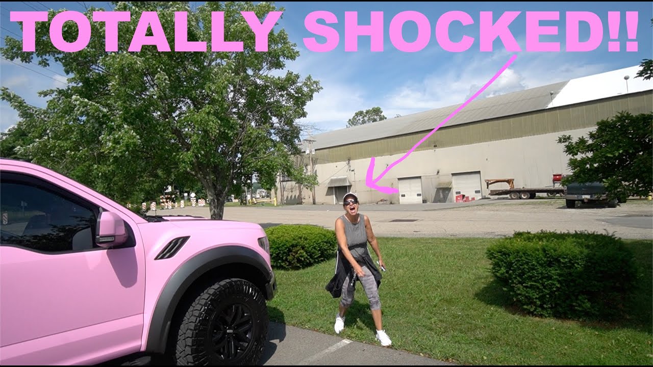 ⁣Surprising My Wife With A PINK Ford Raptor!! (Only One In The World?)