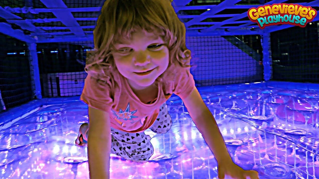 ⁣Family Fun with Genevieve at a Great Indoor Playground!